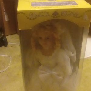Victorian beauty 20" porcelain doll